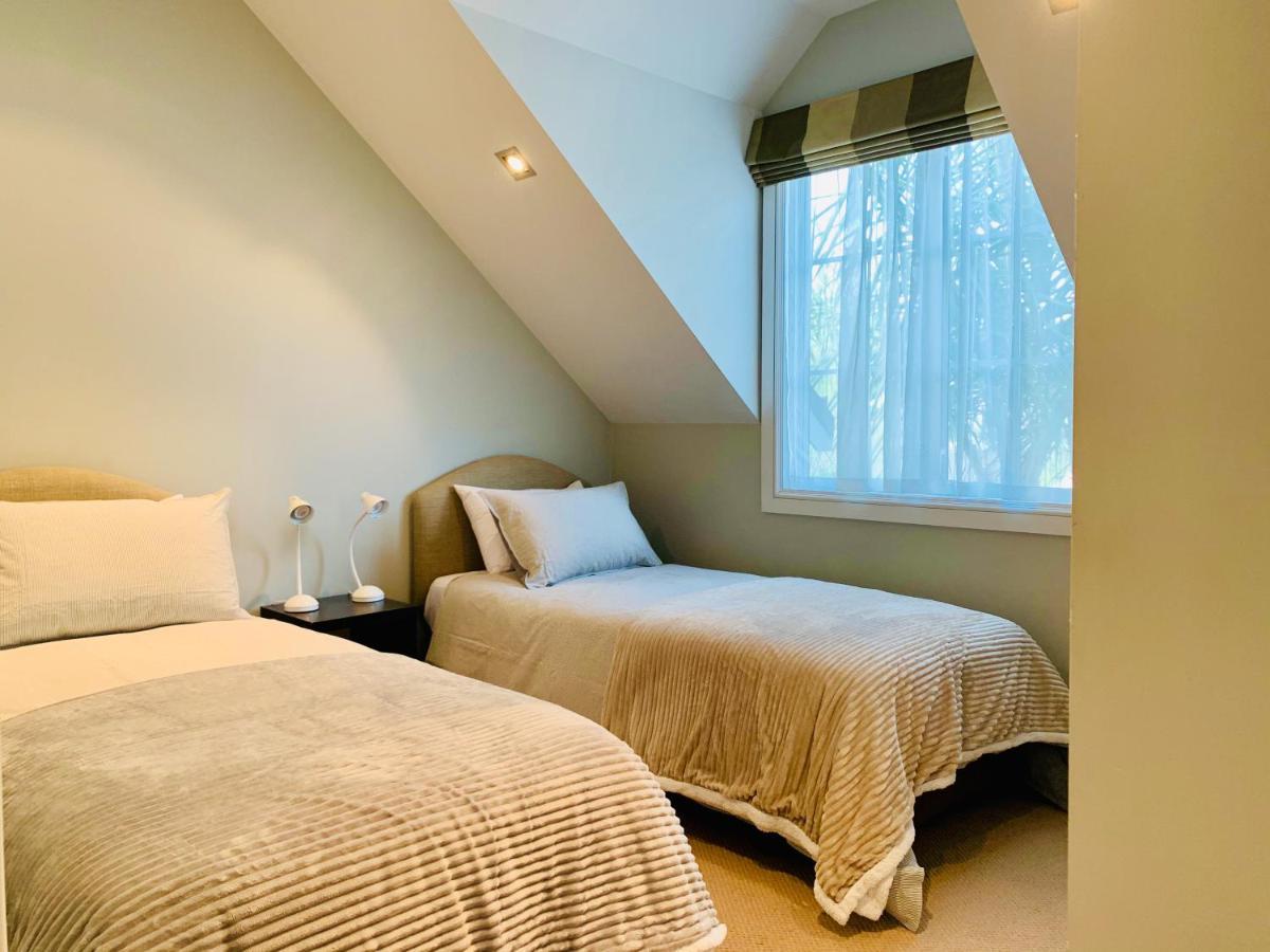 Tinkerbell Cottage 2-4 Bedroom- Russell Cottages Collection Extérieur photo