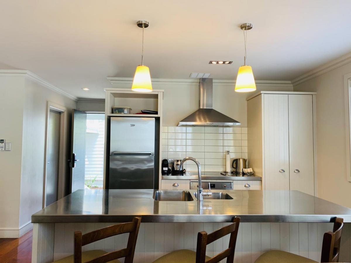Tinkerbell Cottage 2-4 Bedroom- Russell Cottages Collection Extérieur photo
